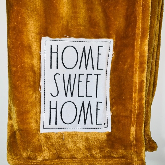 RAE DUNN AUBURN HOME SWEETHOME PATCH THROW BLANKET - Picture 2 of 4